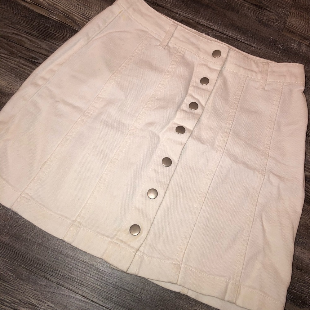 White denim button up skirt